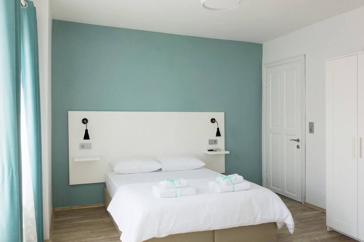 Deluxe tweepersoonskamer | 1 slaapkamer, een minibar, gratis wifi, beddengoed