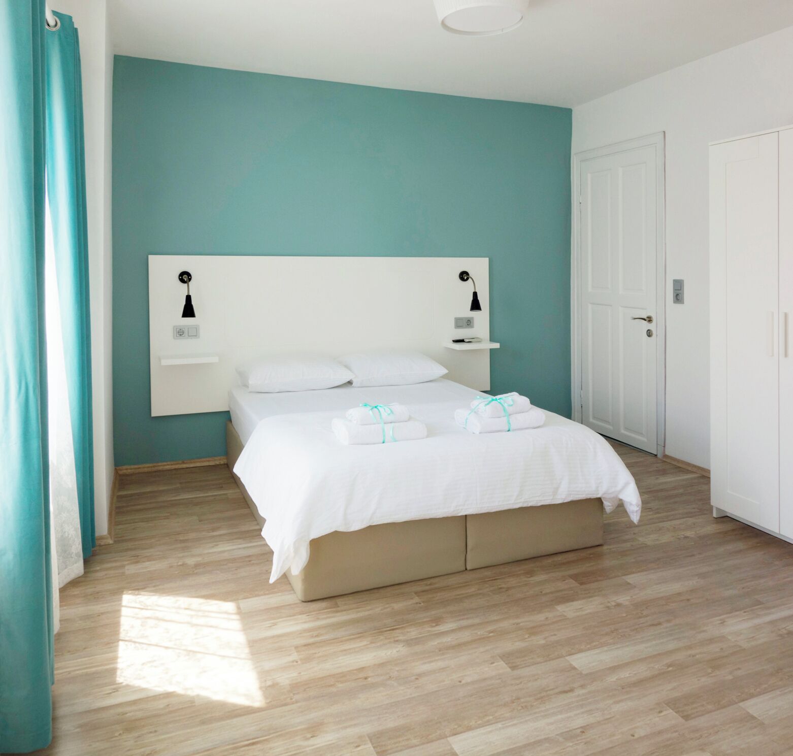 Habitación doble Deluxe | Minibar, wifi gratis y ropa de cama 