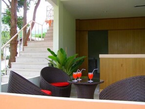 Outdoor dining - The Senses Resort (Suan Phueng)