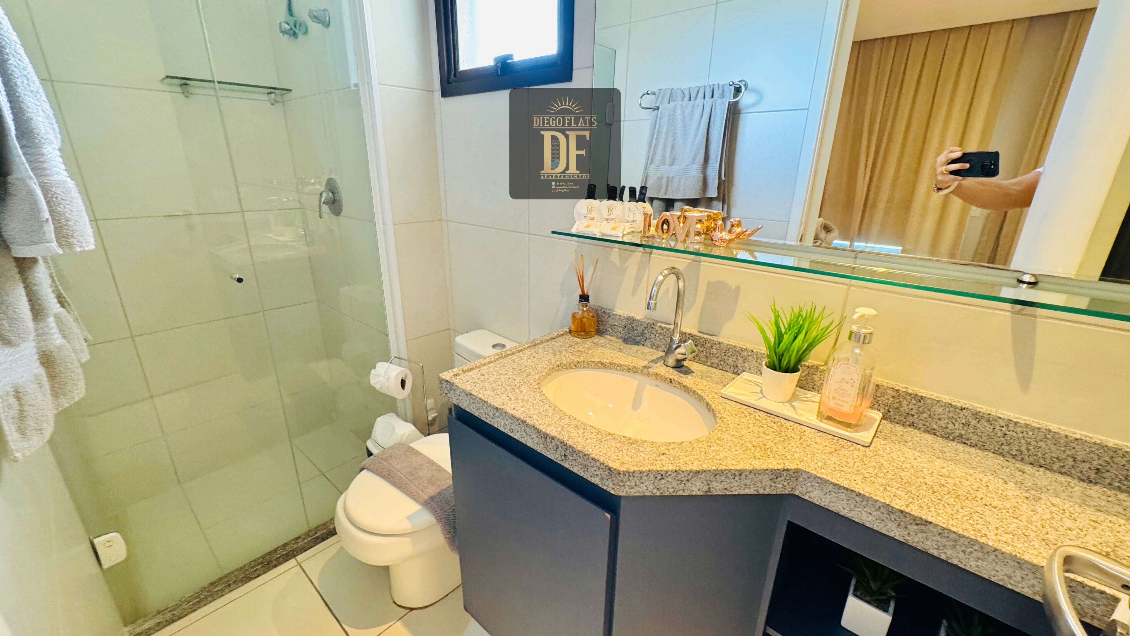 elite apartment | bathroom | free toiletries, hair dryer, towels, soap