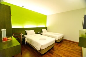 Desk, free WiFi - Trevor Hotel (Malacca City)