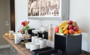 Free daily buffet breakfast  - La Fonderia Firenze (Florence)
