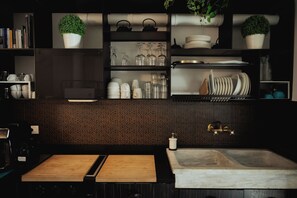 بوفيه فطور مجانًا يوميًا