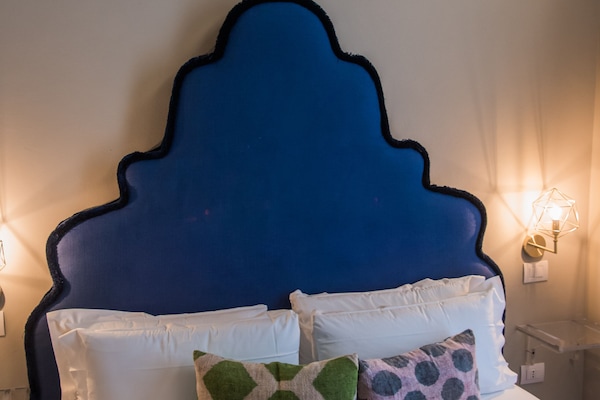 Kamar Double Deluks | Bantalan ekstra lembut, minibar, brankas, dan meja kerja