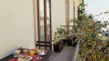 Deluxe Double Room | Balcony