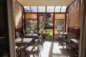 Free daily buffet breakfast - La Fonderia Firenze (Florence)