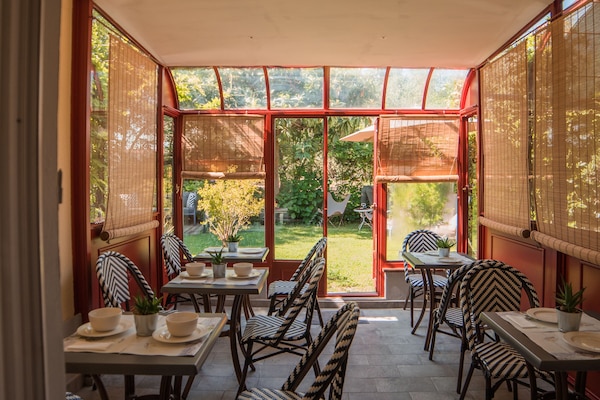 Esmorzar diari d'estil bufet gratuït