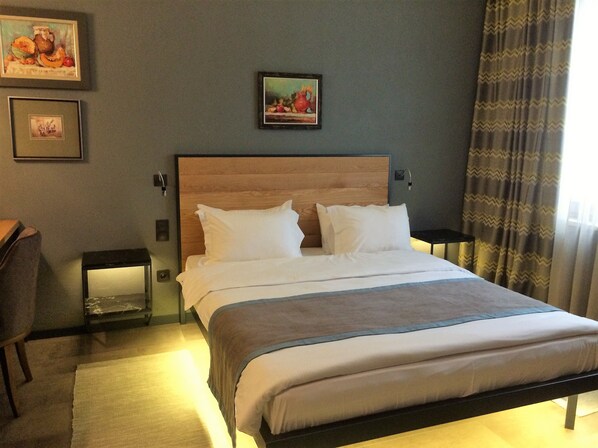 Doppelzimmer, 1 Queen-Bett | Dusche im Bad