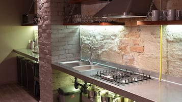 Appartement Confort, 3 chambres | Coin cuisine privé | CafetiÚre/bouilloire