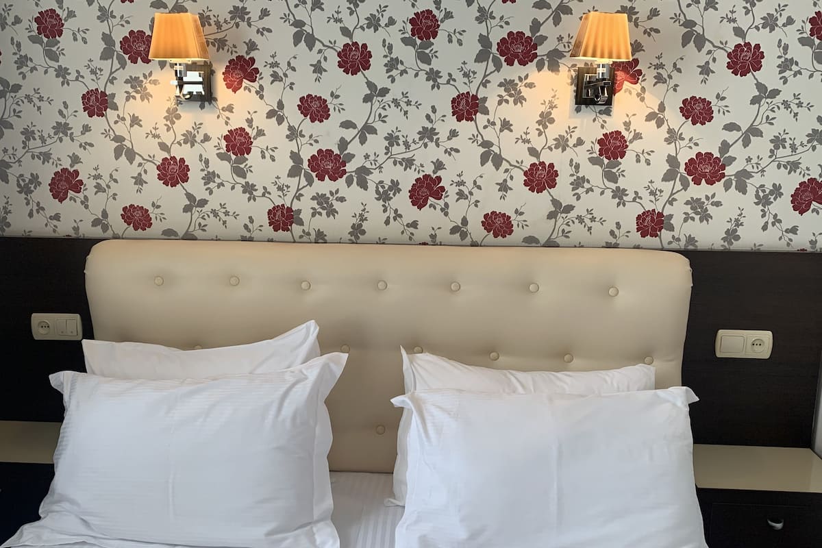 Premium bedding, minibar, soundproofing, iron/ironing board