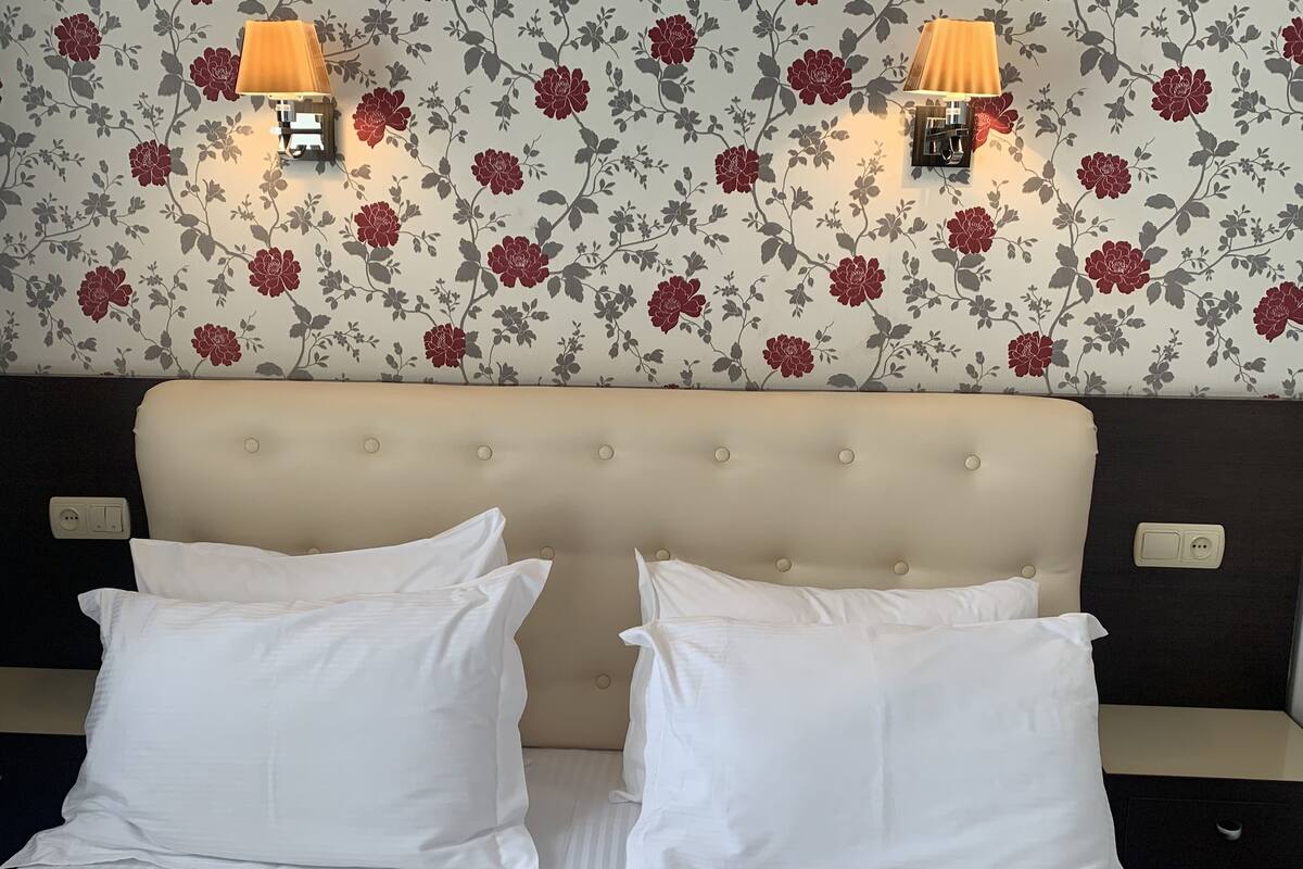 Premium-sengetøj, minibar, individuel indretning, lydisolering