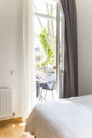 Deluxe Room, Terrace | Minibar, iron/ironing board, free WiFi, bed sheets