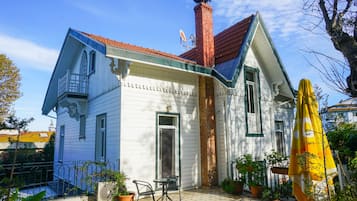 Deluxe Room, Terrace | Terrace/patio