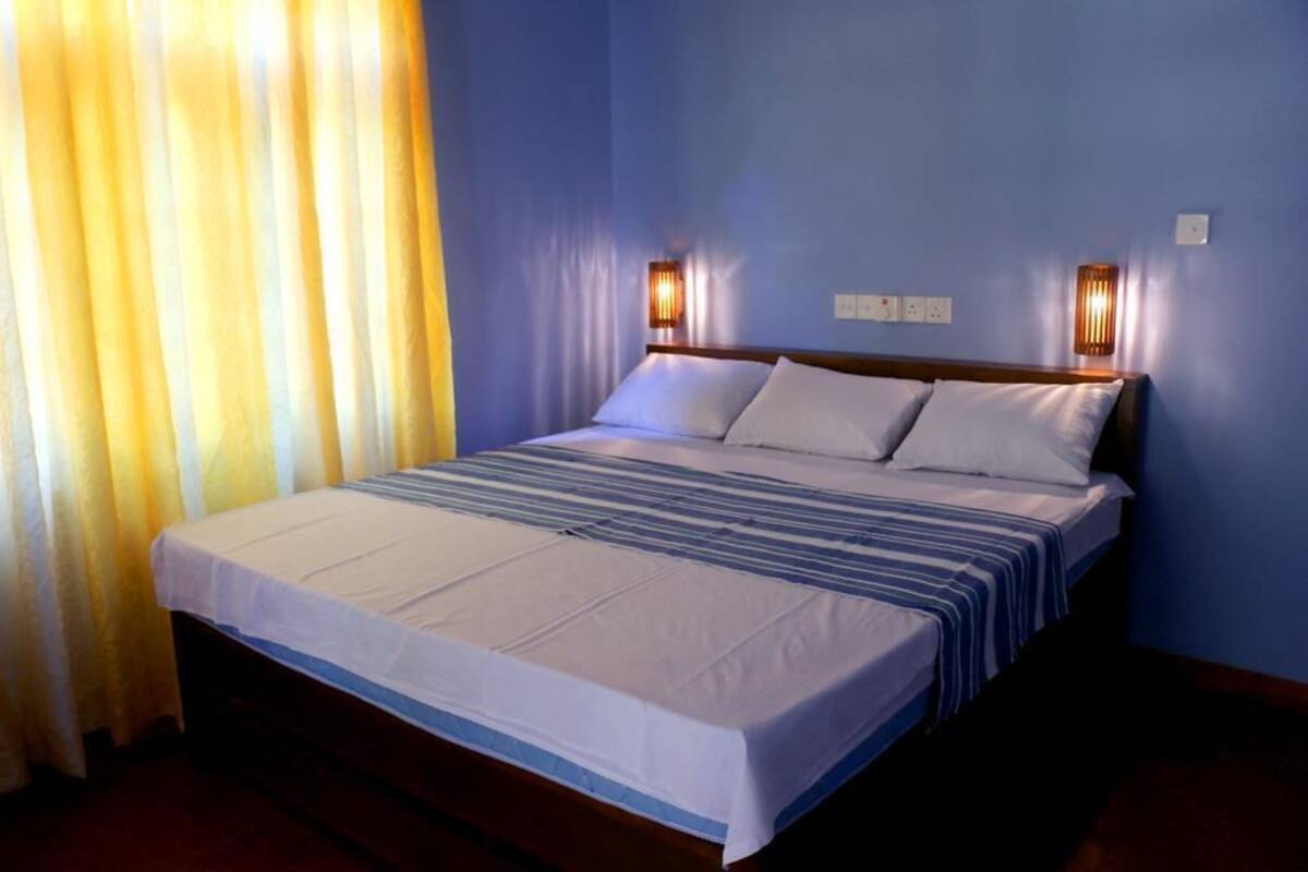 1 bedroom, desk, iron/ironing board, rollaway beds
