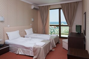 Doppia Standard, balcone | Una scrivania