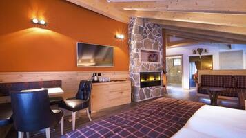 Suite, sauna | Minibar, brankas, meja kerja, dan kedap suara