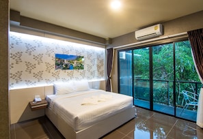 Standard Double Room | 迷你吧、書桌、遮光布/窗簾、免費無線上網