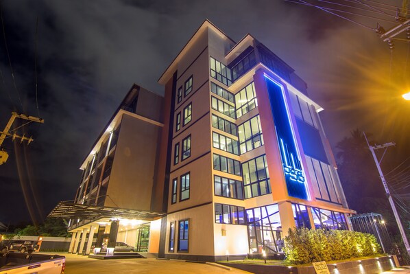 Front of property - evening/night - PSG Hotel (Udon Thani)