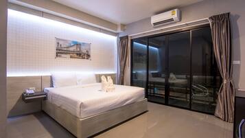 Standard Double Room | Minibar, desk, blackout curtains, free WiFi