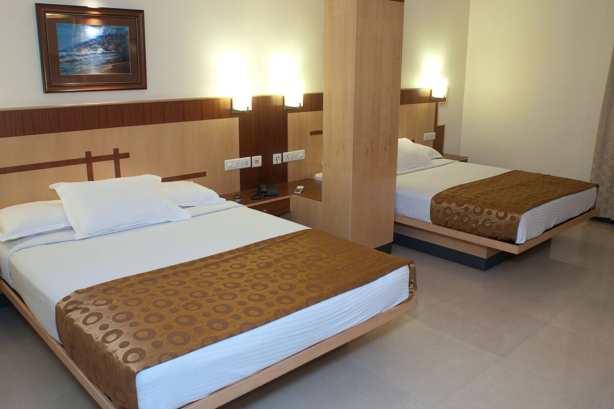 Family Suite, 2 Bedrooms, Non Smoking, City View | Minibar, in-room safe, desk, iron/ironing board