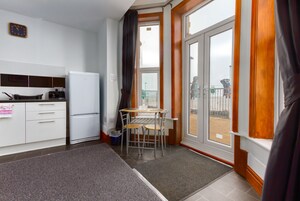 Superior Apartment, 1 Double Bed, Sea View | Private kitchenette | Coffee/tea maker, electric kettle