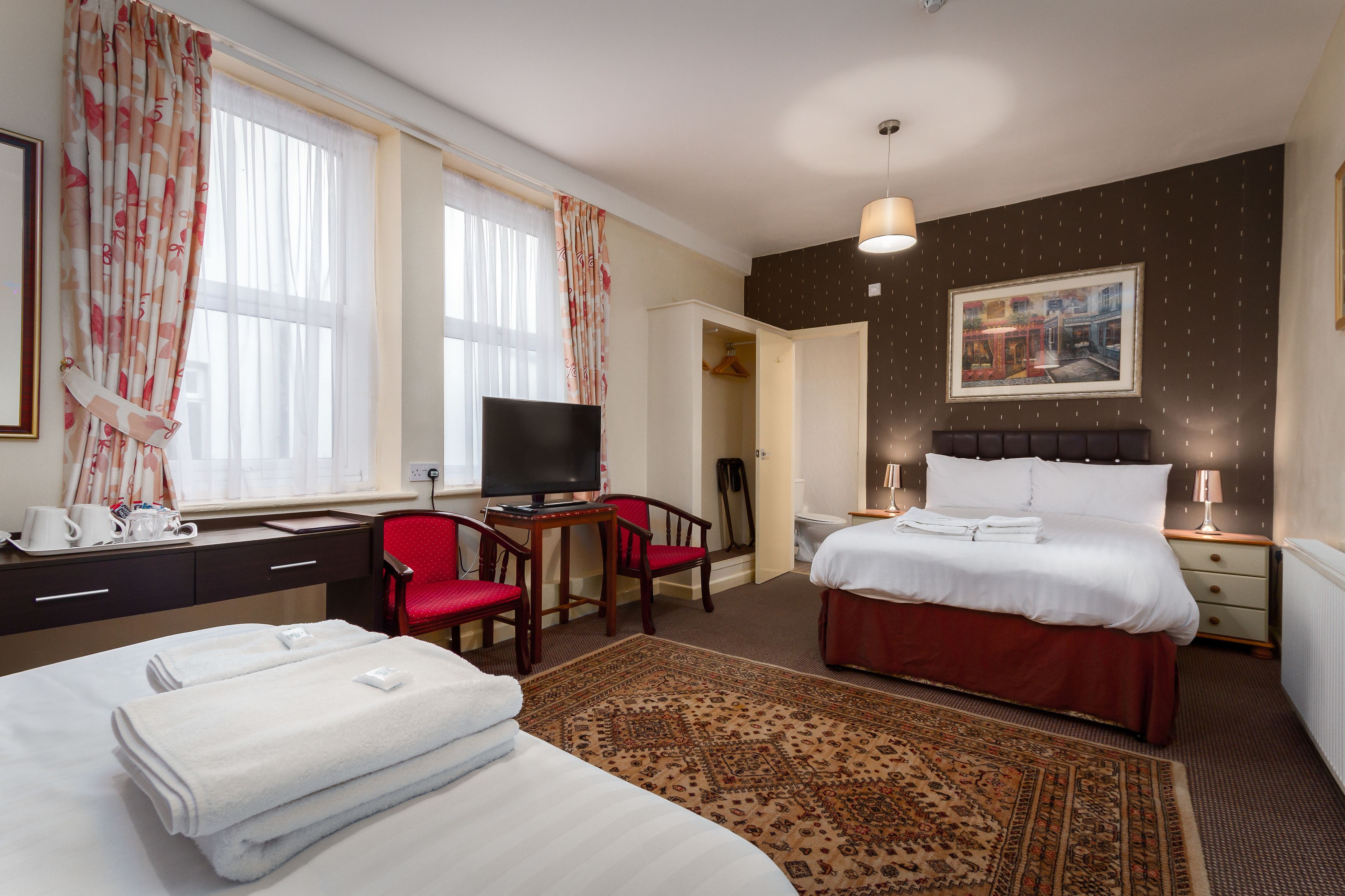 superior twin room | iron/ironing board, free cots/infant beds, bed sheets