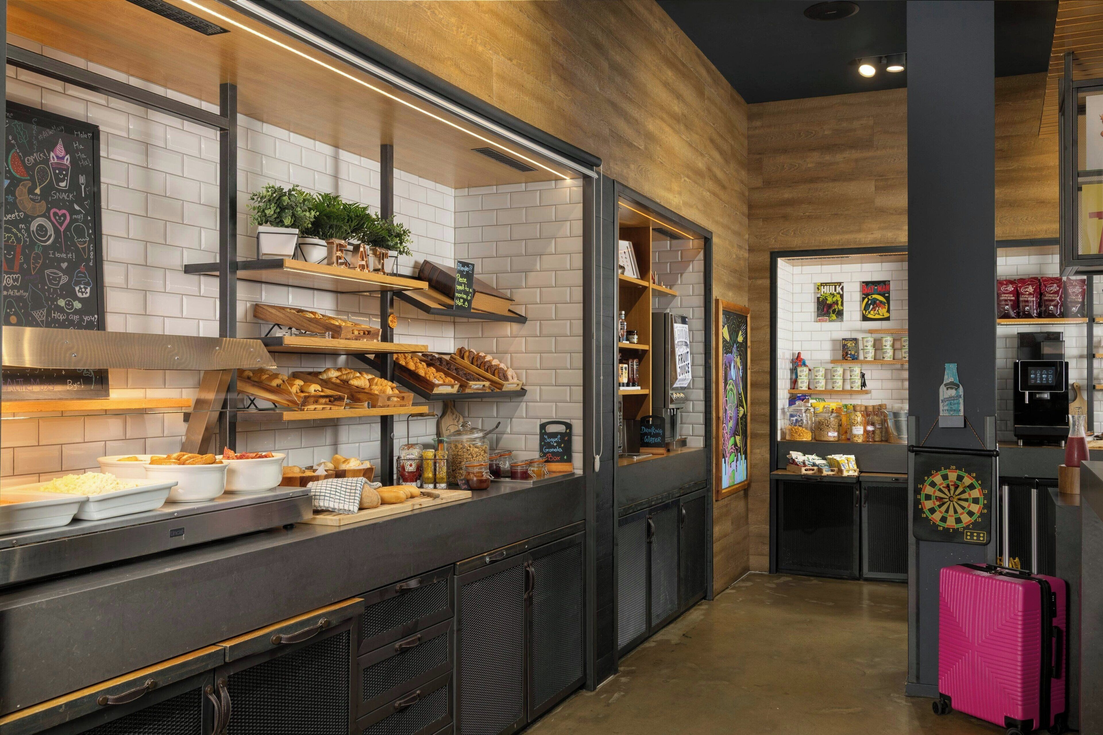 Kontinental frokost hver dag (GBP 17 per person)