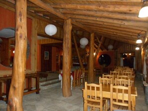 Free daily buffet breakfast - Hotel Arquimedes (Caviahue)