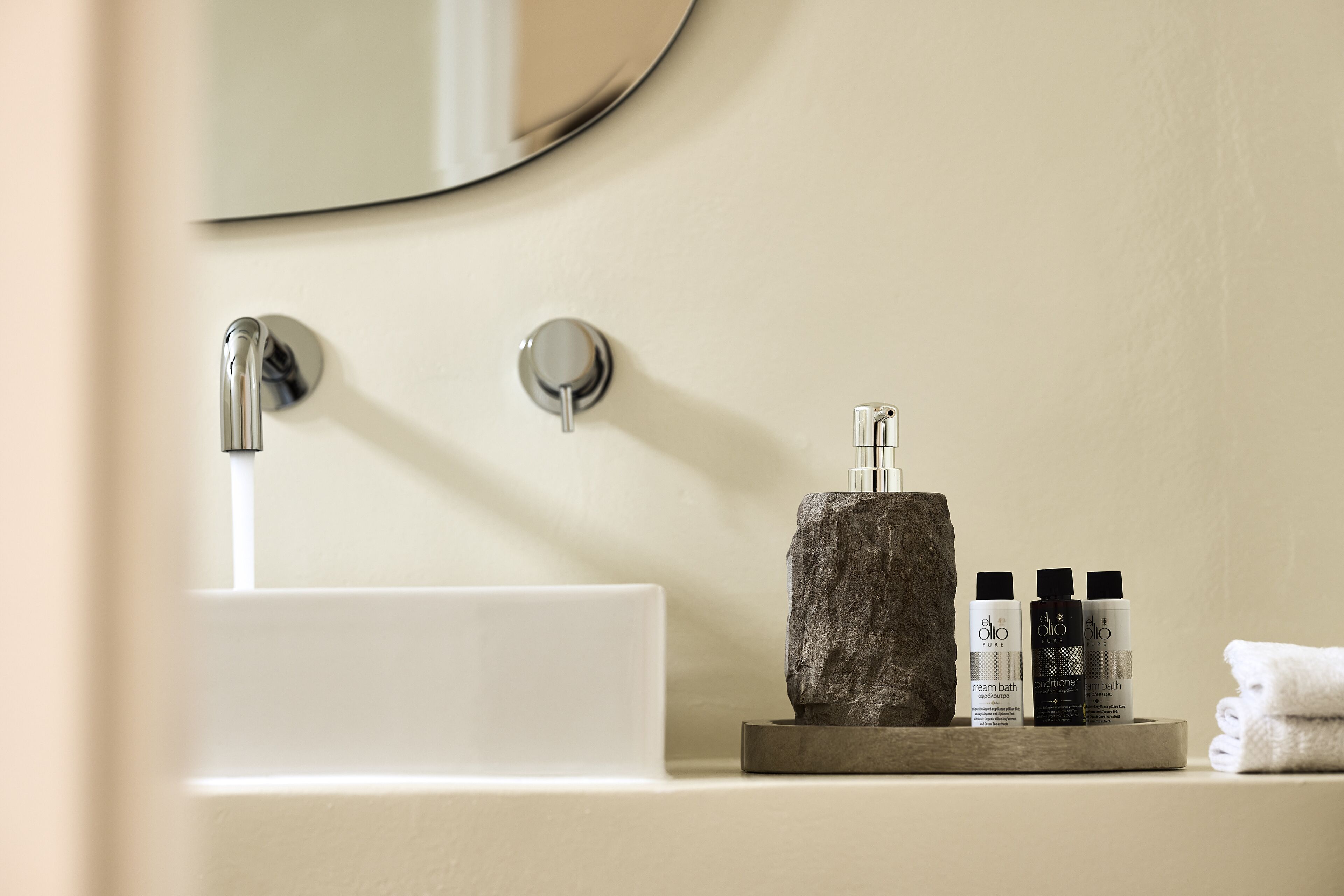 superior villa, 2 bedrooms, terrace, sea view | bathroom | shower, free toiletries, hair dryer, towels