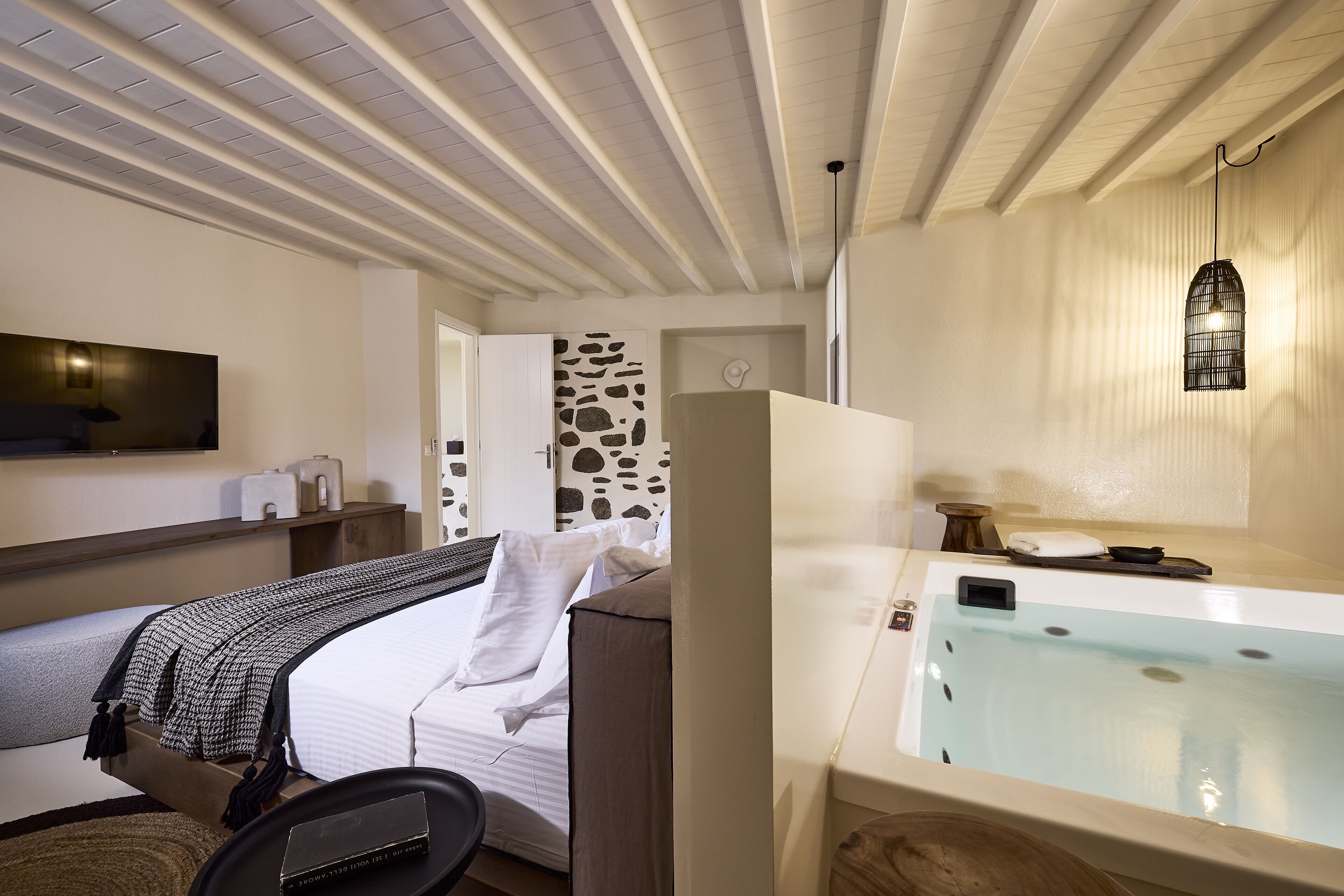 superior villa, 2 bedrooms, terrace, sea view | in-room safe, individually decorated, individually furnished, desk