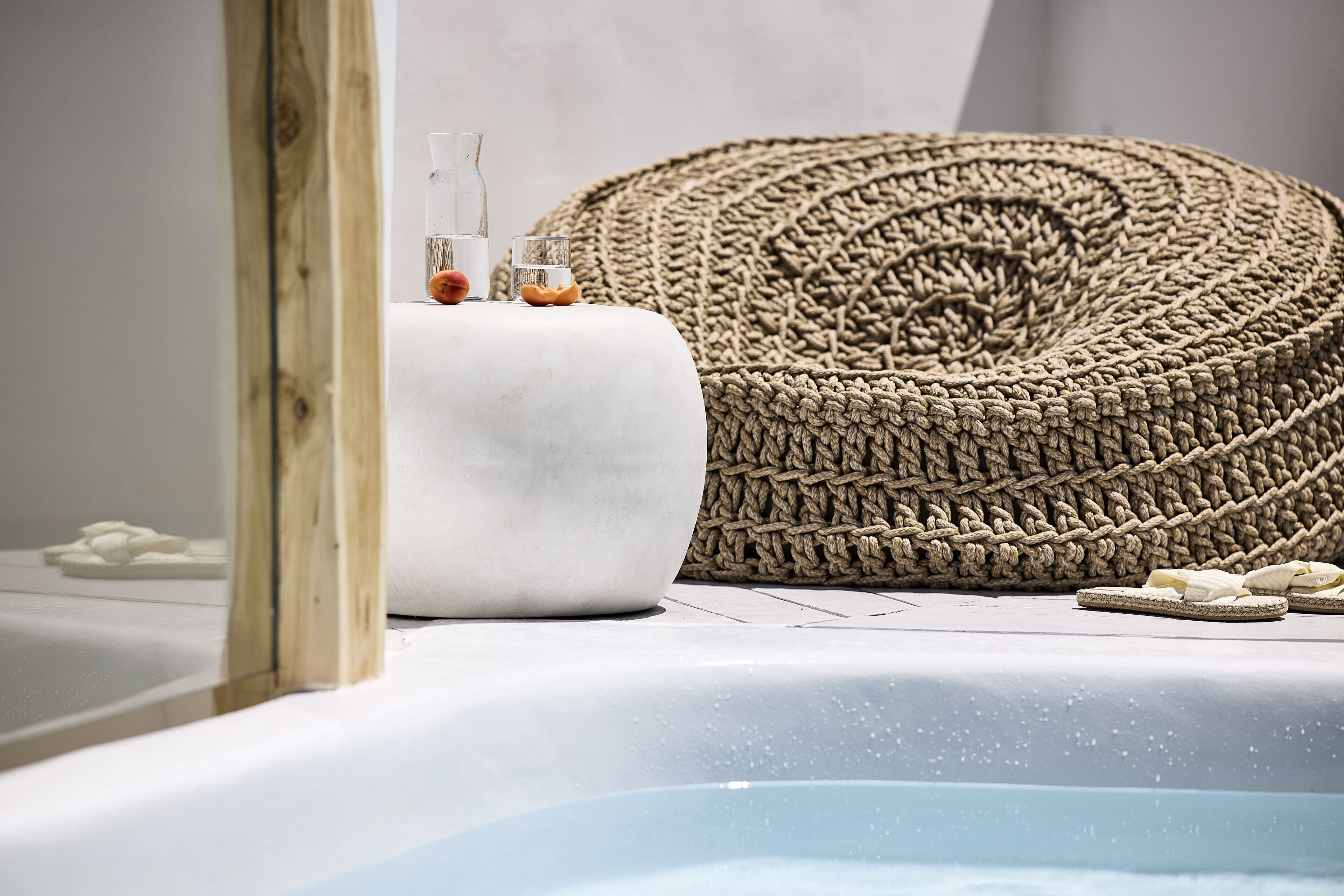 signature suite, jetted tub, sea view | private pool