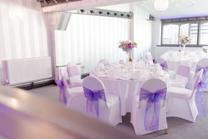Indoor wedding - Verve Hotel (Bedford)
