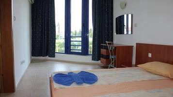 Standard Double Room | Desk, free cots/infant beds, free WiFi