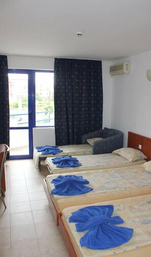 Desk, free cribs/infant beds, free WiFi - Sveti Vlas Hotel (Sveti Vlas)