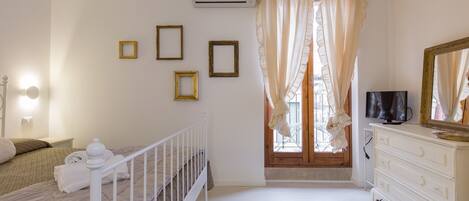 อพาร์ทเมนท์, 1 ห้องนอน | 1 ห้องนอน, โต๊ะทำงาน, เปล/เตียงเด็กอ่อน (ฟรี), Wi-Fi ฟรี