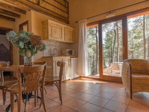 Cottage, privébadkamer | Lounge