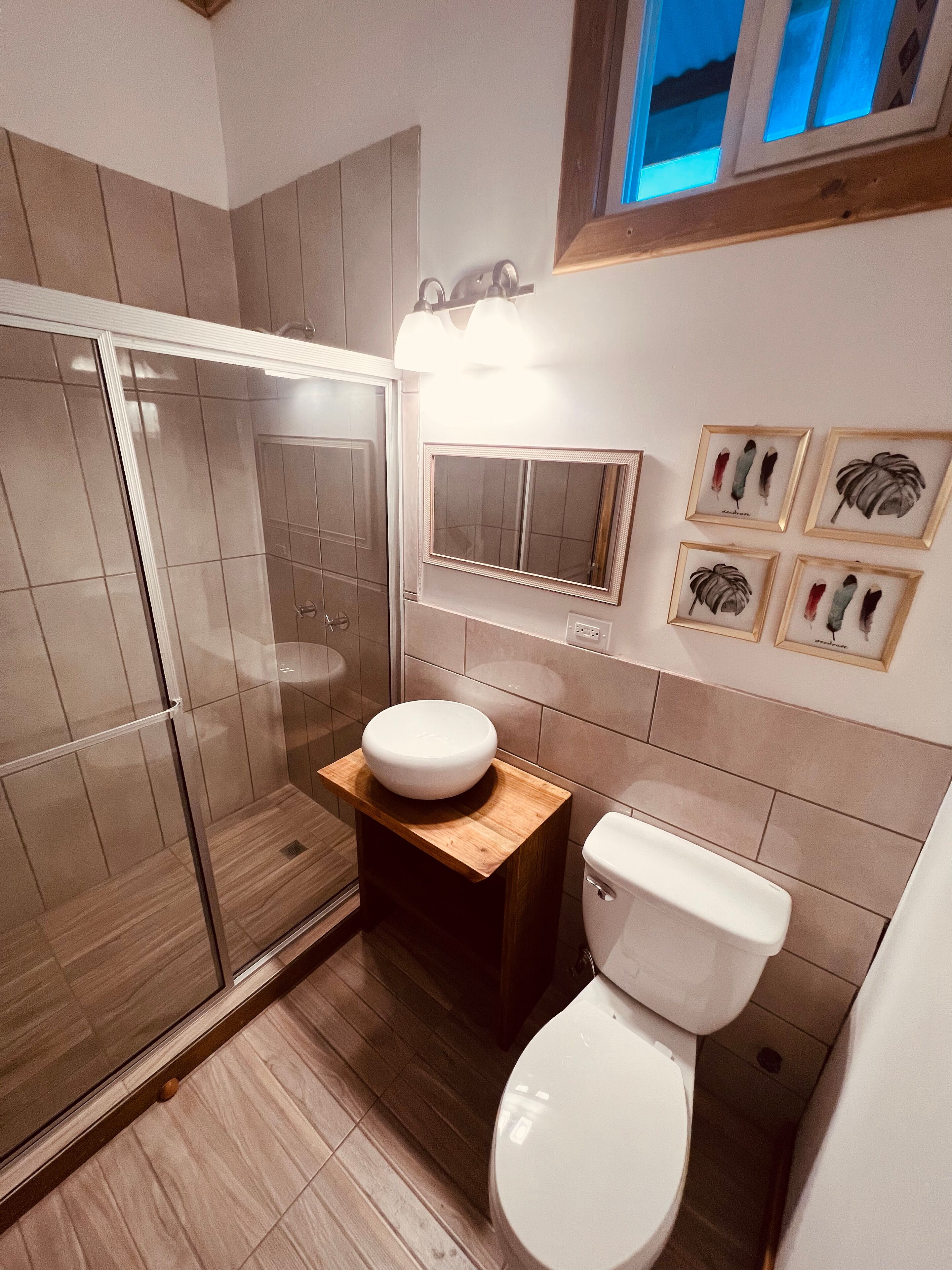 基本雙人房, 1 張標準雙人床 | 浴室 | 淋浴設備、免費梳洗用品、風筒、加熱地板 (浴室)