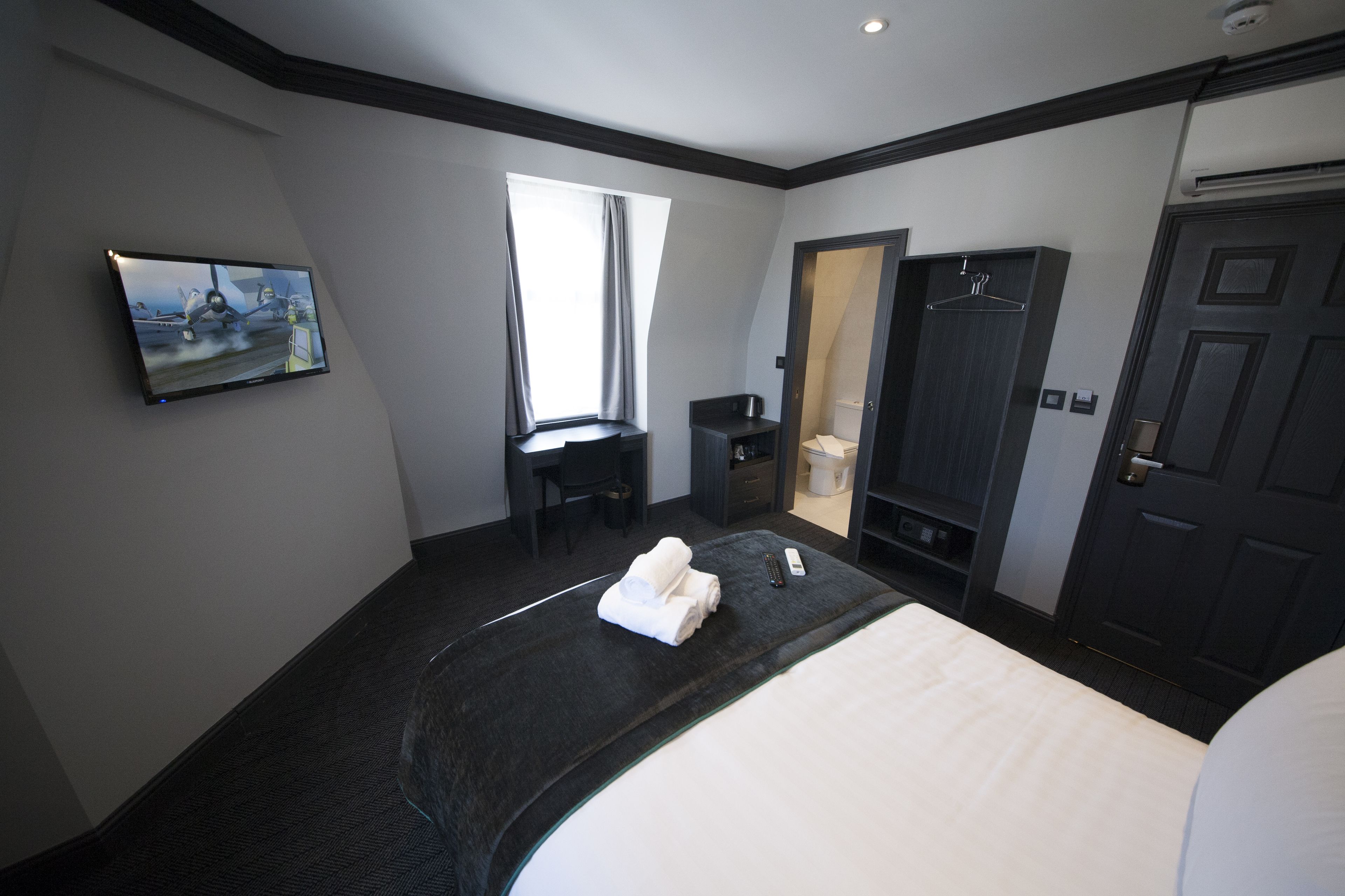 deluxe double room | room amenity