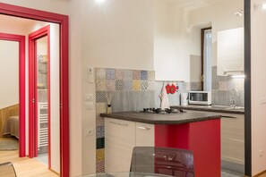 Apartment, 2 Schlafzimmer | Eigene Küche | Großer Kühlschrank, Herdplatte, Geschirrspüler, Wasserkocher