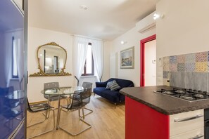 Appartamento, 2 camere da letto | Cucina privata | Frigorifero con congelatore, piano cottura, lavastoviglie