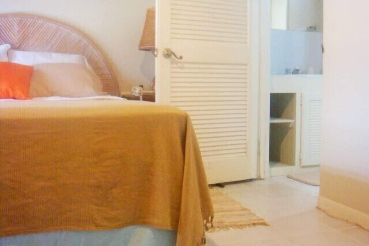 2 bedrooms, iron/ironing board (on request), free WiFi