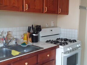 Microwave, oven, stovetop, coffee/tea maker