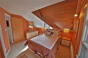 Condo, 2 Bedrooms