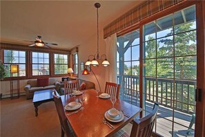 Condo, 2 Bedrooms