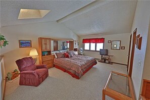 Condo, 2 Bedrooms
