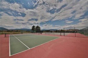 Condo, 2 Bedrooms | Sport court