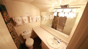 Condo, 2 Bedrooms | Bathroom