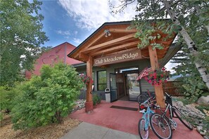 Condo, 2 Bedrooms | Exterior