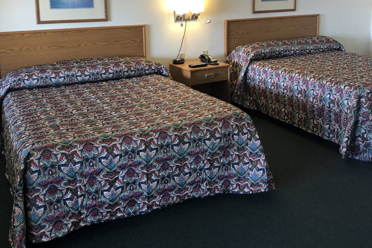Room, Lake View