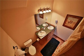 Condo, 2 habitaciones | Baño